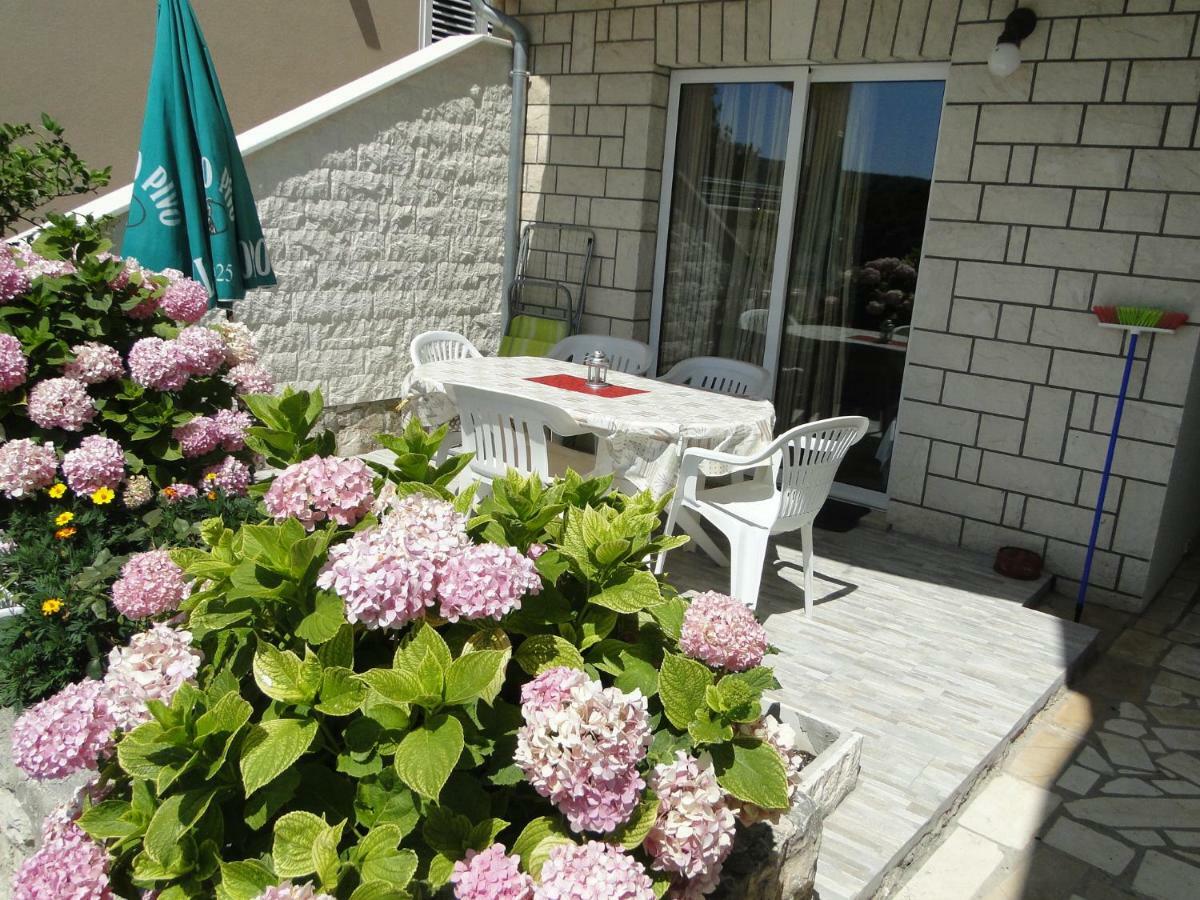 Mir Apartments Primošten Eksteriør bilde